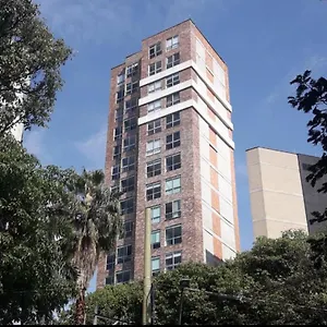 Apartamento San Peter Aparta En La 70 Laureles, Medellín