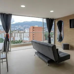 Apartamento En Maravilloso Laureles Con Piscina 801, Medellín