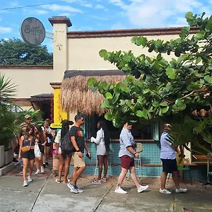 Yolo Hostel